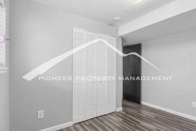 Building Photo - 2399 Jet Wing Dr