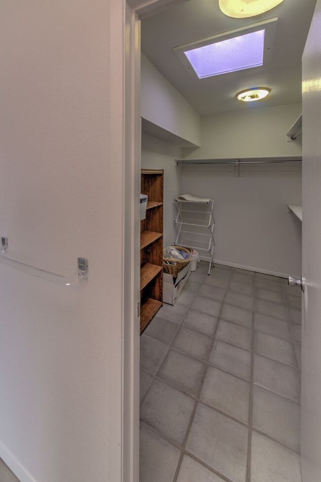 Building Photo - SANDIA HEIGHTS EXECUTIVE RENTAL 2+Story 3B...