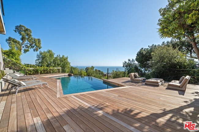 Building Photo - 23812 Malibu Crest Dr