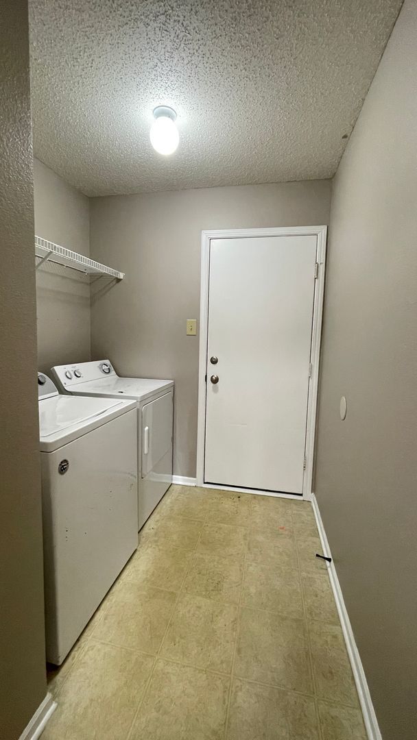 Building Photo - 3 Bedroom, 2.5 Bath Home Located in South Lafayette
