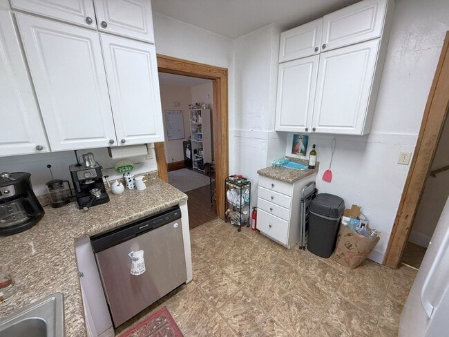 Building Photo - 1128 Bowen Ct