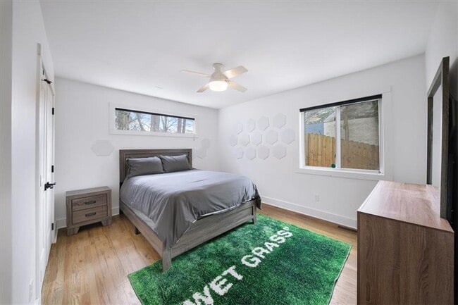 Building Photo - 1846 Rogers Ave SW