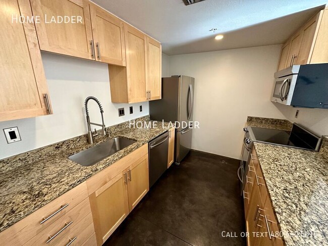 Building Photo - 620 N 4th Ave