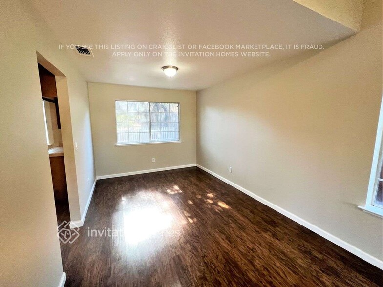 Building Photo - 8304 Lonely Hill Way