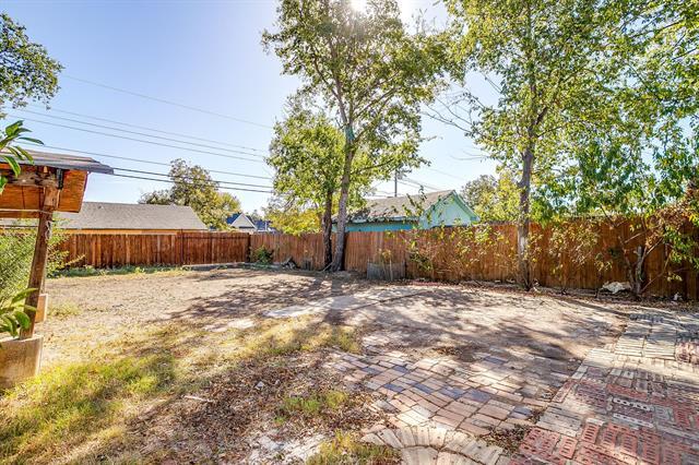 Building Photo - 2316 Roosevelt Ave