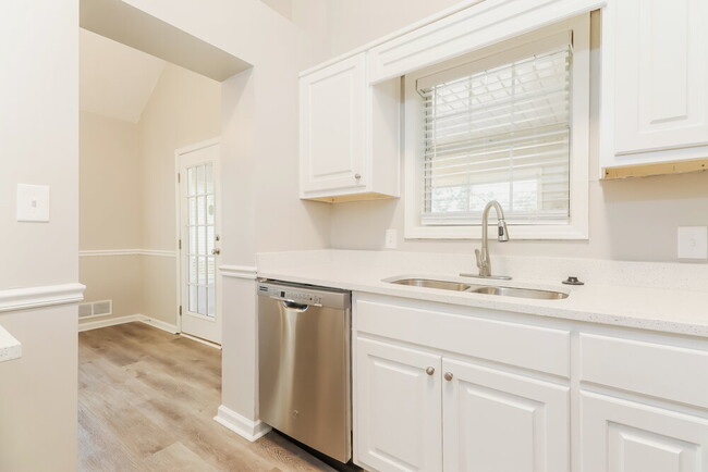 Building Photo - 250 Ashley Oaks Dr