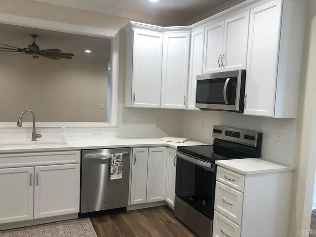 Building Photo - 175 Villa Oak Cir