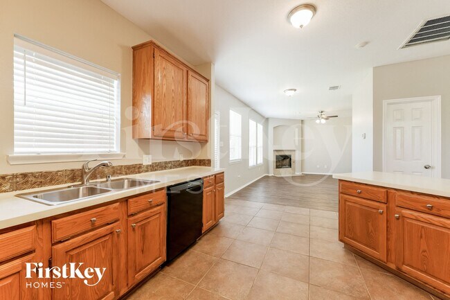 Building Photo - 1412 Pine Ridge Rd