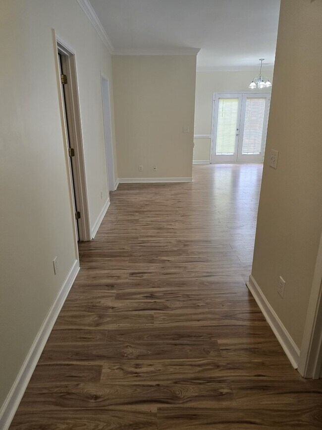 Building Photo - Residential Home Located in Vermillion wit...