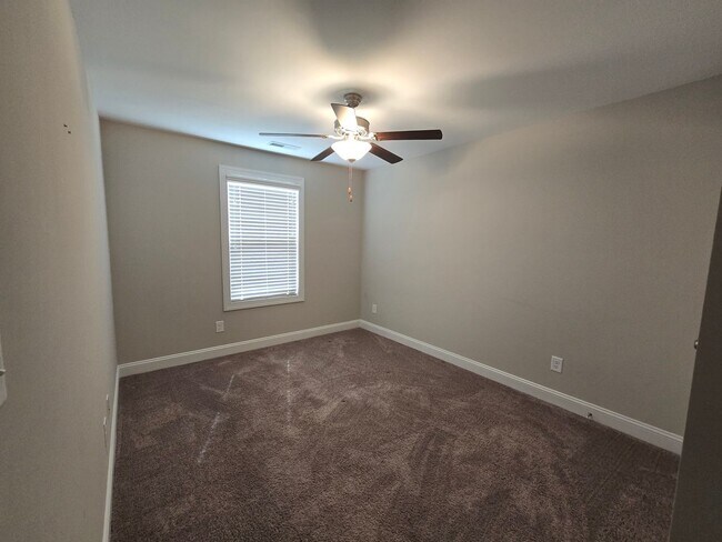 Building Photo - 1404 Friar Rock Cir