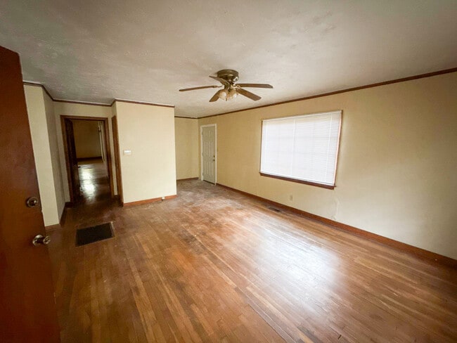 Building Photo - 4005 Oaklawn Dr