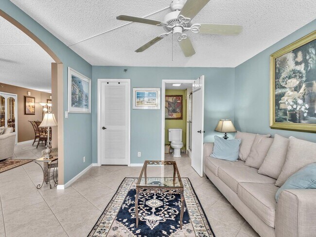Building Photo - 4505 S Ocean Blvd