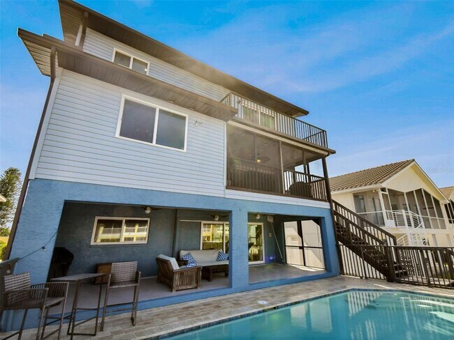Building Photo - 6241 Bayside Dr