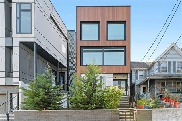 Building Photo - 93 Pearsall Ave