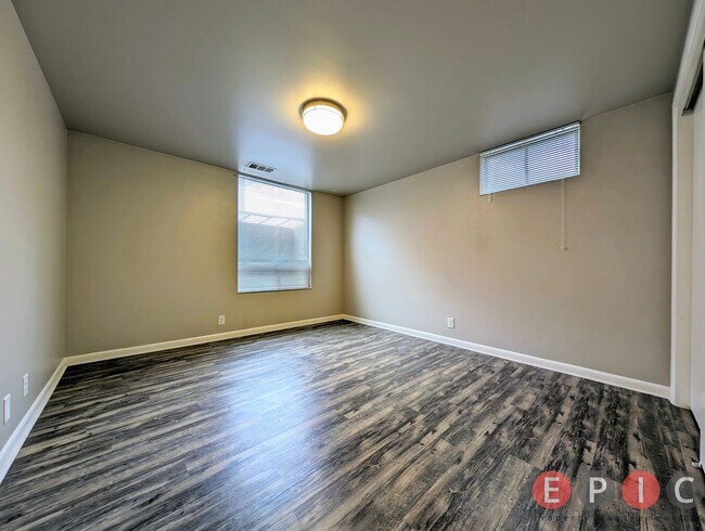 Building Photo - Remodeled basement apartment in Harvard/Yale Area