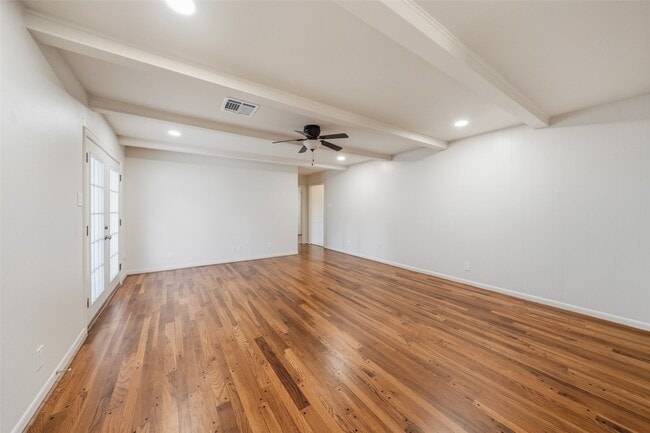 Building Photo - 10170 Hanka Dr