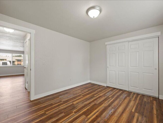 Building Photo - 1501 W 14th Ave