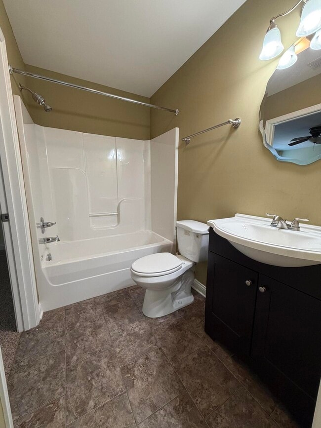 Building Photo - 382 Preston Ave