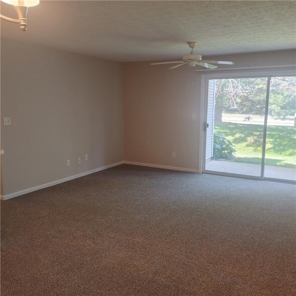 Building Photo - 6620 Green Branch Dr