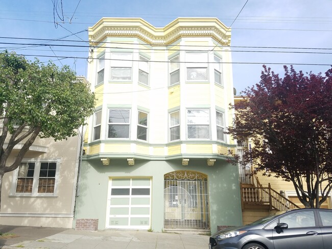 Building Photo - 1542 Baker St