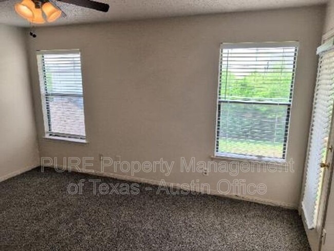Building Photo - 1213 Gregory Ln