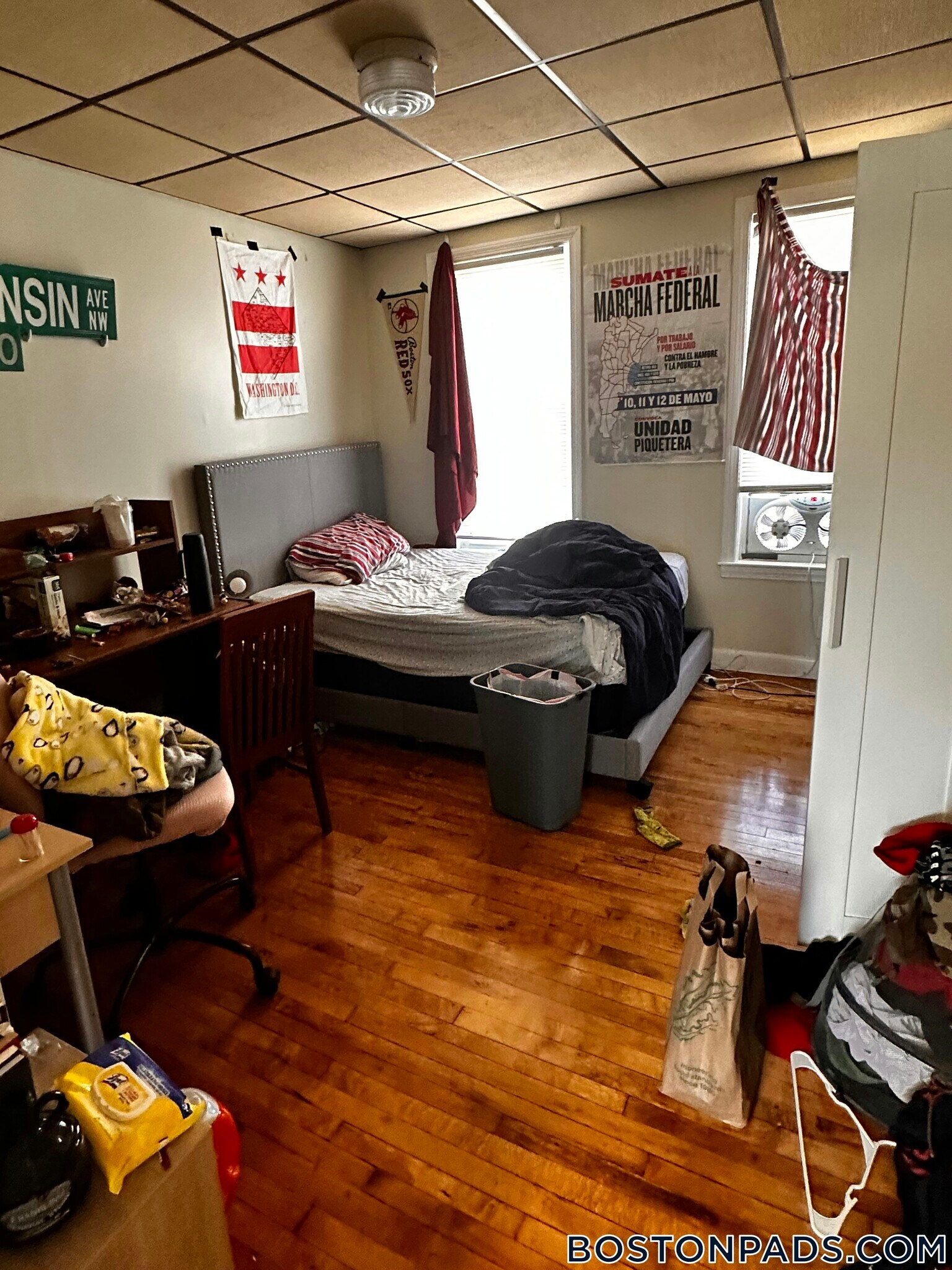 Building Photo - 352 Main St