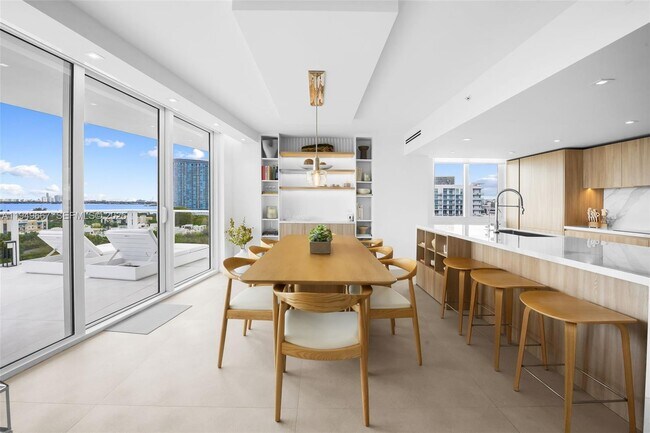 Building Photo - 4250 Biscayne Blvd