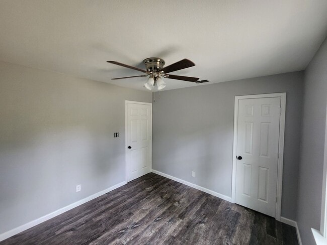 Building Photo - 1149 Angela Dr