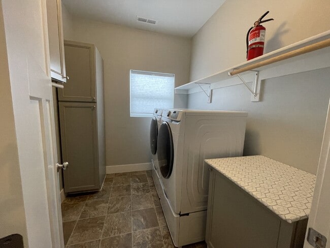 Building Photo - Practically New 3 Bedroom with Mountain Views!