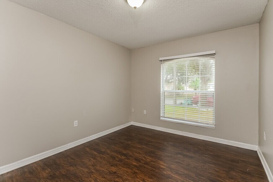 Building Photo - 2688 Whispering Trails Dr