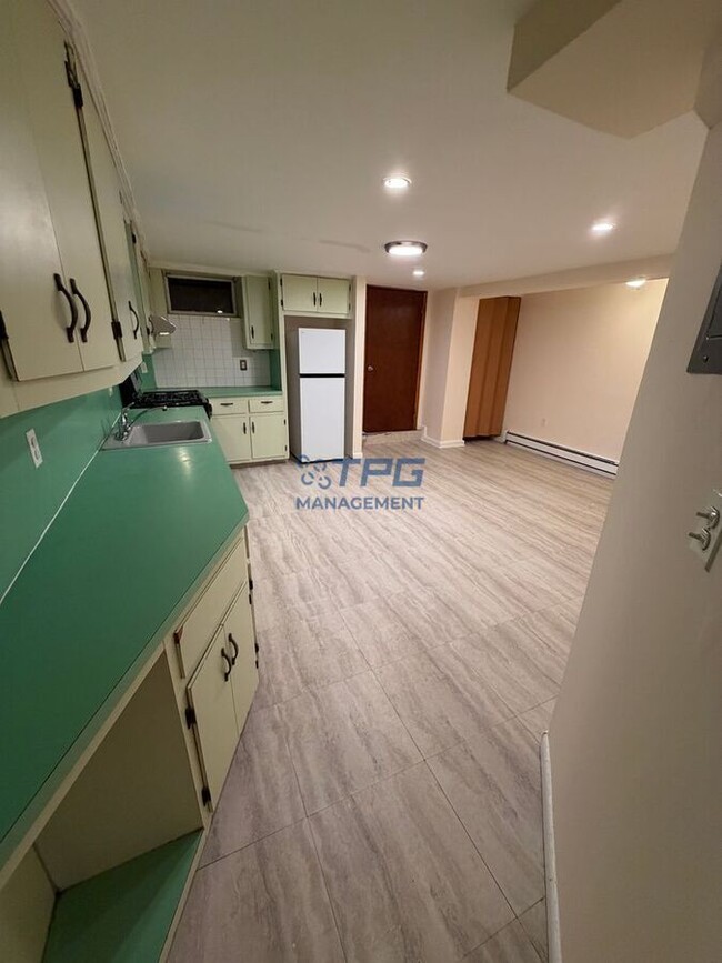 Building Photo - 565-567 North 4th Street-Basement