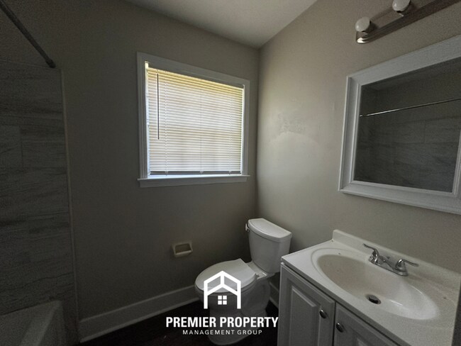 Building Photo - Gorgeous 4BR/2BA Bartlett Home with Brick Fireplace & Spacious Fenced Yard!