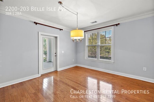 Building Photo - 2200 Belle Isle Ave