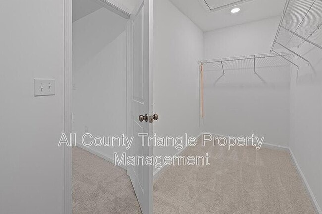 Building Photo - 3105 Vitner Dr