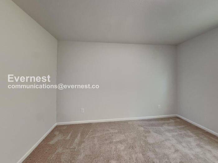 Building Photo - 4233 Park Ave