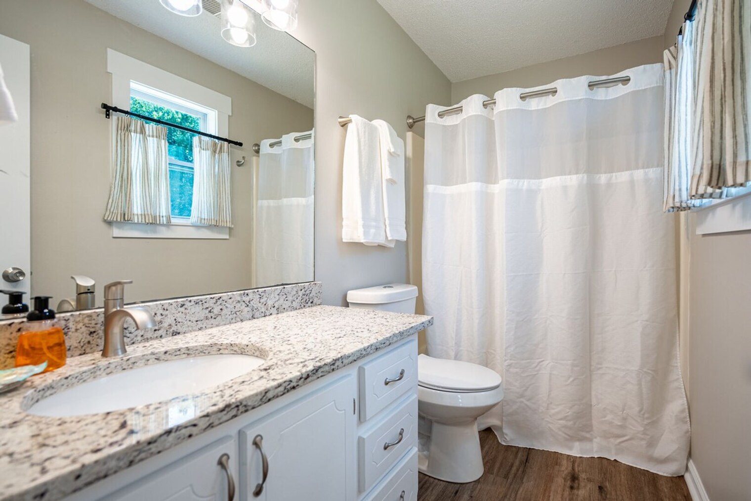 Building Photo - 25 Jennifer Ln