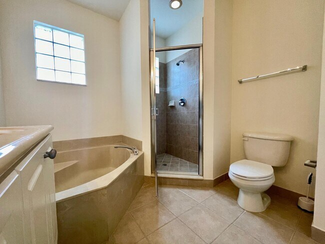 Building Photo - 2563 Stockbridge Square SW