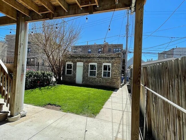 Building Photo - 3613 W Palmer St