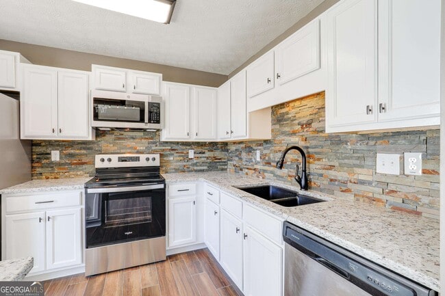 Building Photo - 130 Chastain Loop