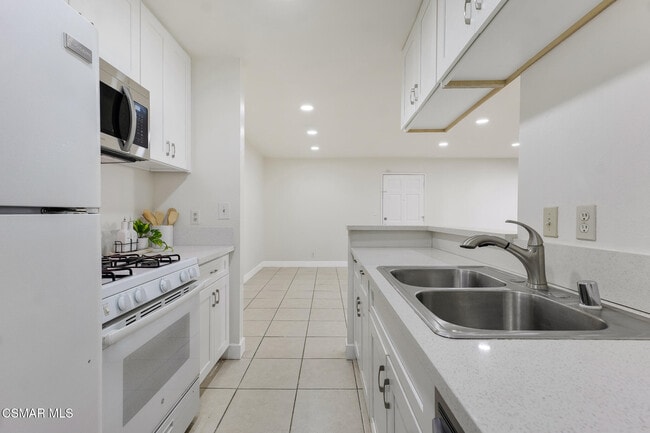 Building Photo - 5700 Etiwanda Ave