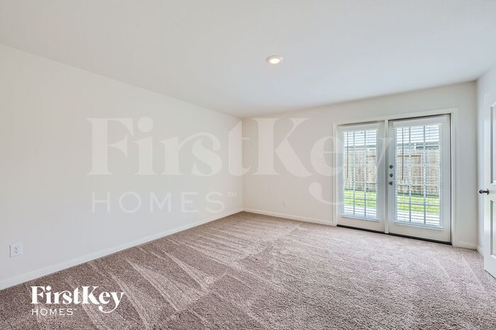 Building Photo - 26615 Ezemily Dr