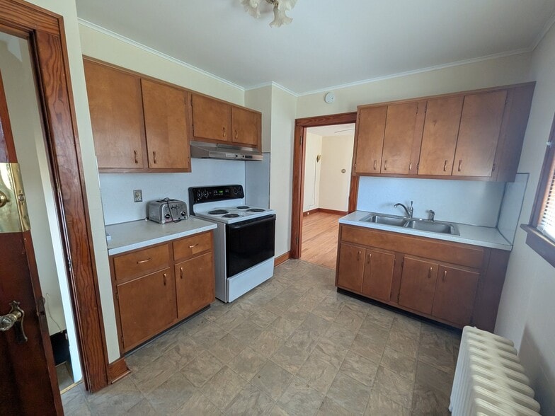 Building Photo - 229 Osborne Rd