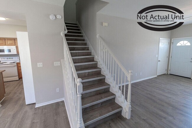 Building Photo - 5000 Derby Ridge Dr