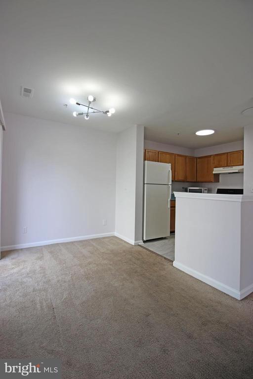 Building Photo - 622 Sprite Way