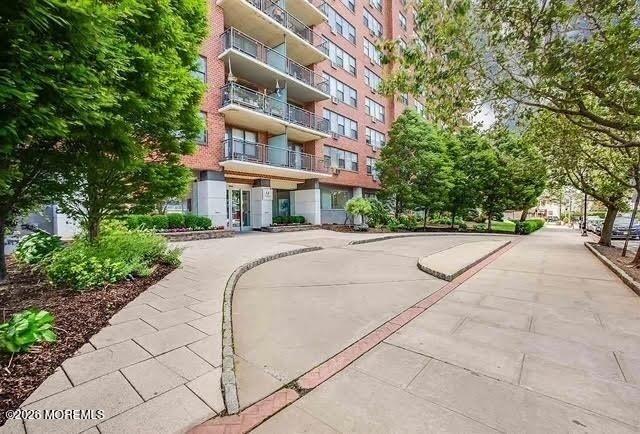 Building Photo - 500 Central Ave