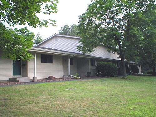 Building Photo - 341 Oakland St