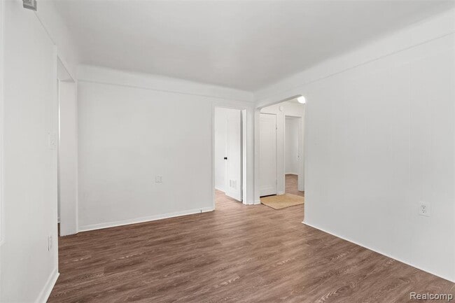 Building Photo - 13263 Frazho Rd