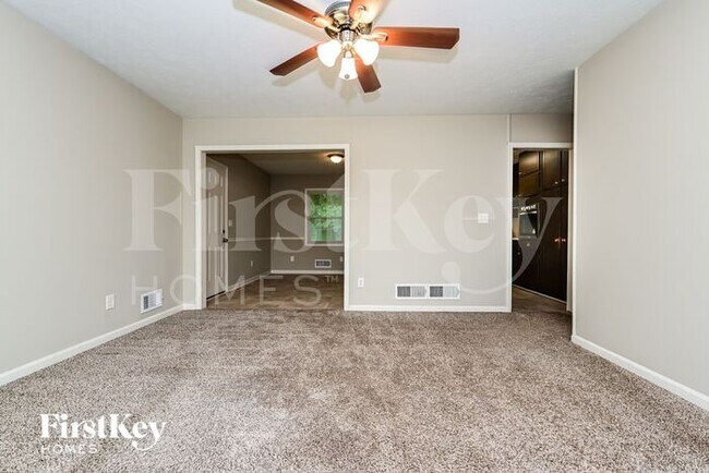 Building Photo - 1407 Colony East Circle