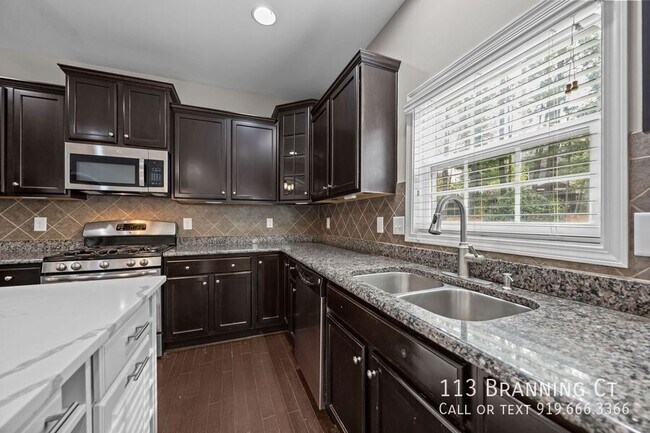 Building Photo - 113 Branning Ct