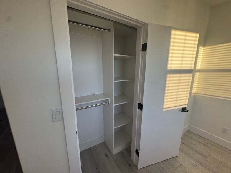 Building Photo - 5919 Dauphin Ave